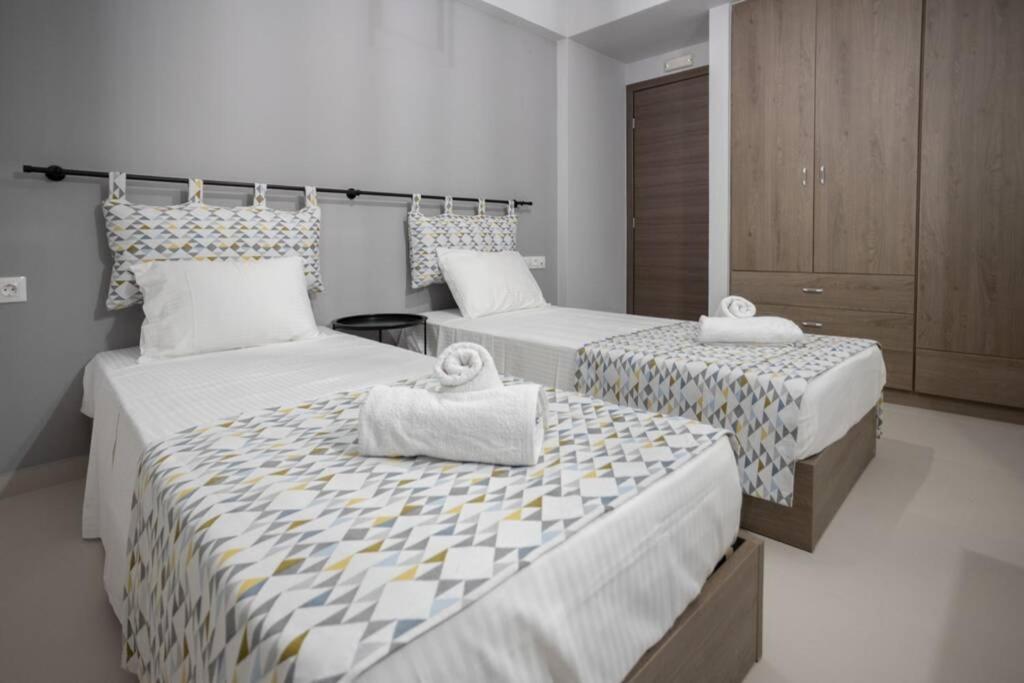 Mela Luxury Apartments Maroulás Екстериор снимка