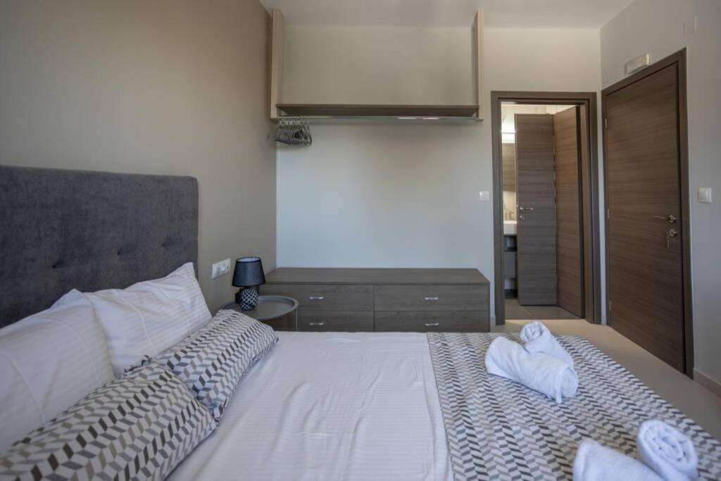 Mela Luxury Apartments Maroulás Екстериор снимка
