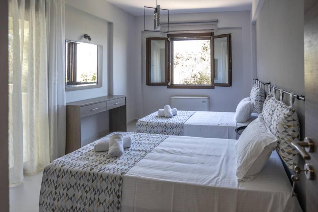 Mela Luxury Apartments Maroulás Екстериор снимка