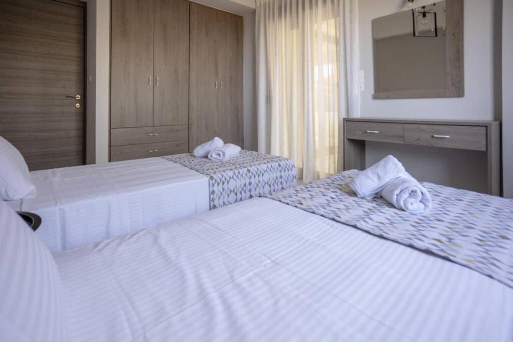 Mela Luxury Apartments Maroulás Екстериор снимка