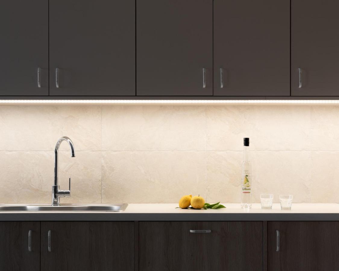 Mela Luxury Apartments Maroulás Екстериор снимка