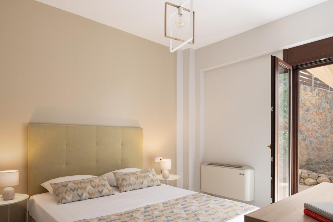 Mela Luxury Apartments Maroulás Екстериор снимка