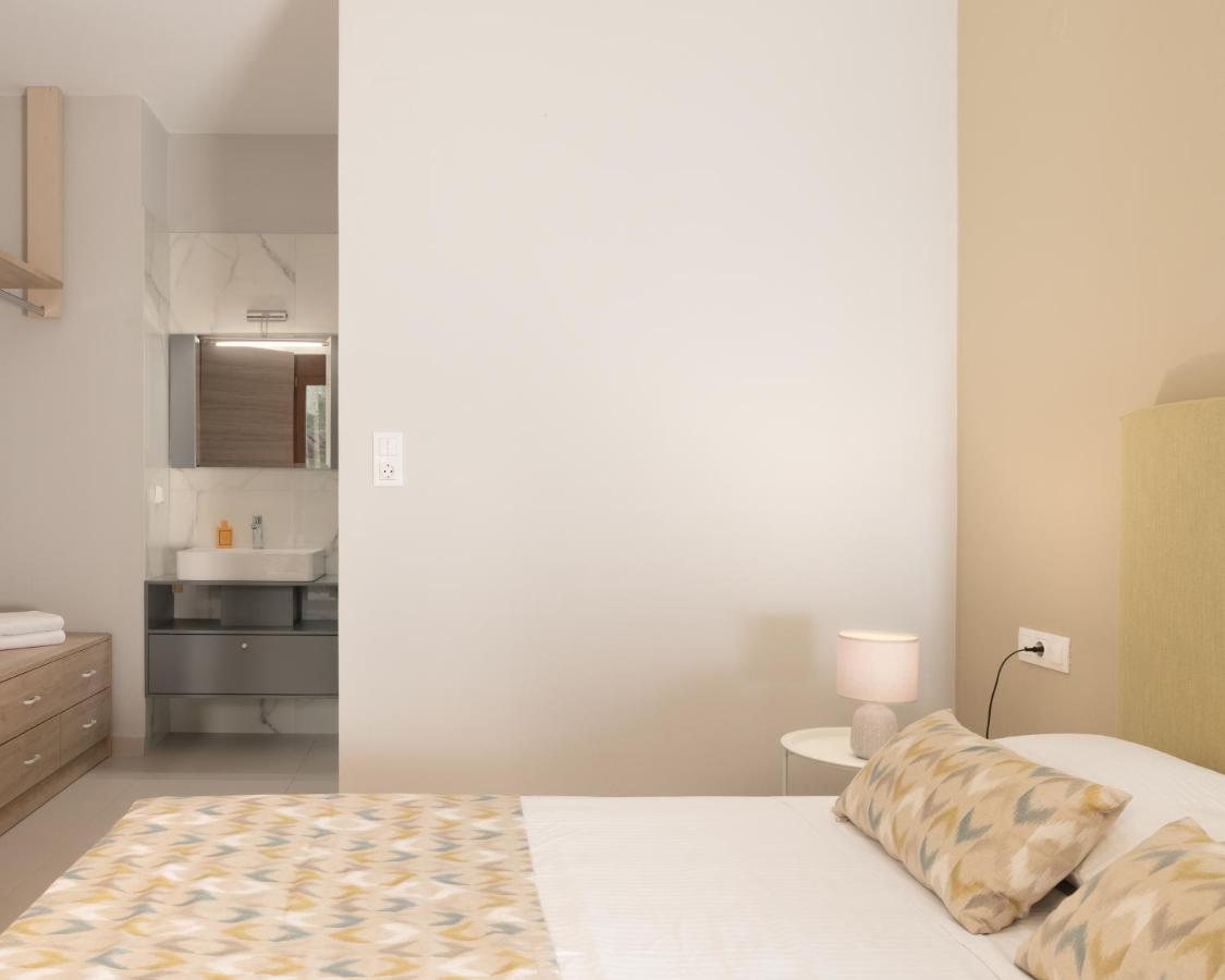 Mela Luxury Apartments Maroulás Екстериор снимка